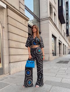 Malika Ménard feet photo thumbnail