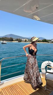 Malika Ménard feet photo thumbnail