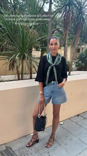 Malika Ménard feet photo thumbnail