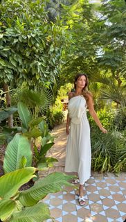 Malika Ménard feet photo thumbnail