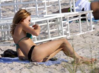 Malin Akerman feet photo thumbnail