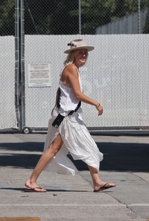 Malin Akerman feet photo thumbnail