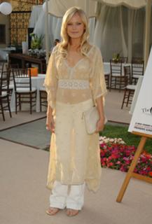 Malin Akerman feet photo thumbnail