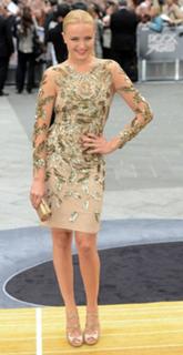 Malin Akerman feet photo thumbnail