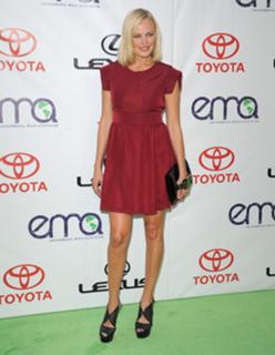 Malin Akerman feet photo thumbnail