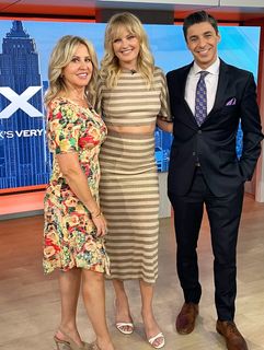 Malin Akerman feet photo thumbnail