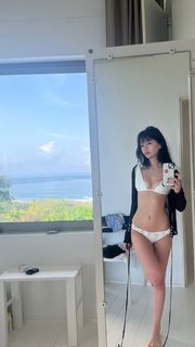 Malina Pauli Weissman feet photo 9