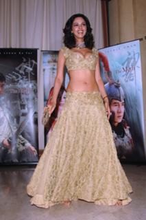 Mallika Sherawat feet photo thumbnail