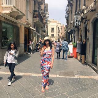 Mallika Sherawat feet photo thumbnail