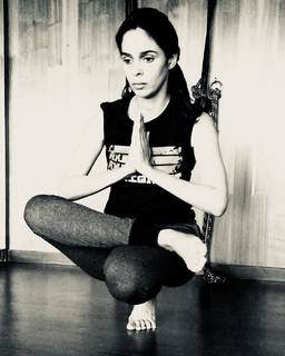 Mallika Sherawat feet photo thumbnail