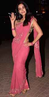 Mallika Sherawat feet photo thumbnail