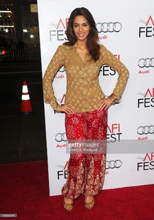 Mallika Sherawat feet photo thumbnail