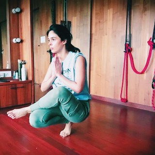 Mallika Sherawat feet photo thumbnail