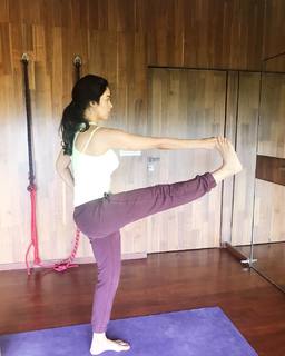 Mallika Sherawat feet photo thumbnail