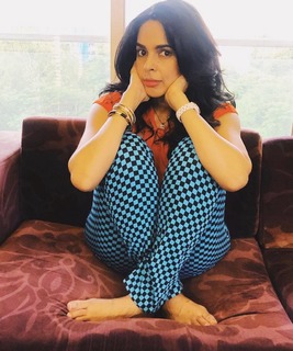 Mallika Sherawat feet photo thumbnail