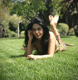 Mallika Sherawat feet photo thumbnail