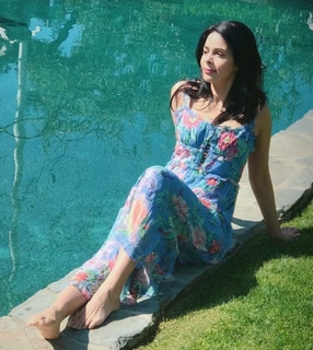 Mallika Sherawat feet photo thumbnail