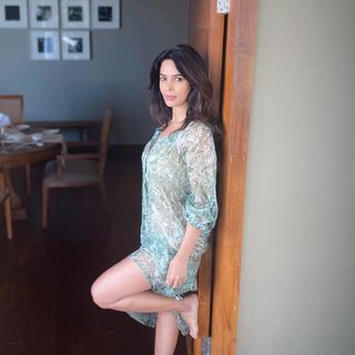 Mallika Sherawat feet photo thumbnail