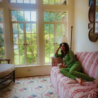 Mallika Sherawat feet photo thumbnail