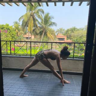 Mallika Sherawat feet photo thumbnail