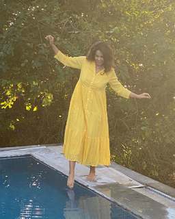 Mallika Sherawat feet photo thumbnail