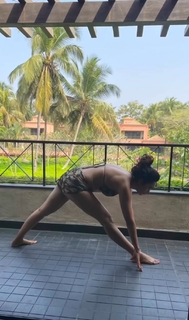 Mallika Sherawat feet photo thumbnail