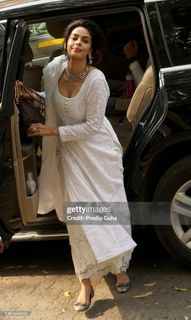 Mallika Sherawat feet photo 2