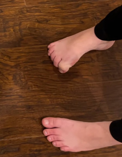 Mallory Georg feet photo 18