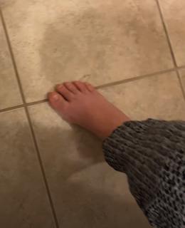 Mallory Georg feet photo 1
