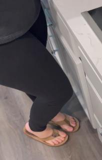 Mallory Georg feet photo 7