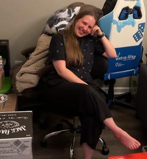 Mallory Georg feet photo 4