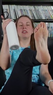 Mallory Georg feet photo 4