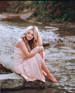 Mallory James Mahoney feet photo 8