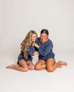 Mallory James Mahoney feet photo 1
