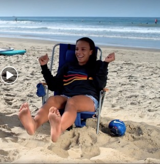 Mallory Pugh feet photo 3