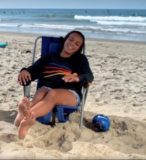 Mallory Pugh feet photo 2