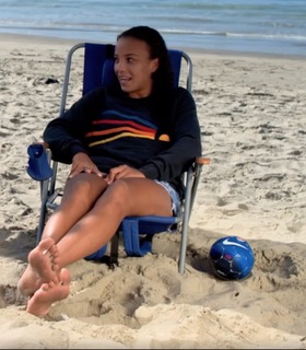 Mallory Pugh feet photo 1