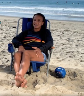 Mallory Pugh feet photo 19
