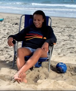Mallory Pugh feet photo 18