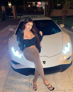 Malu Trevejo feet photo thumbnail