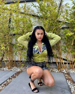 Malu Trevejo feet photo thumbnail