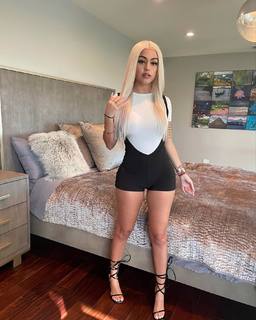 Malu Trevejo feet photo thumbnail