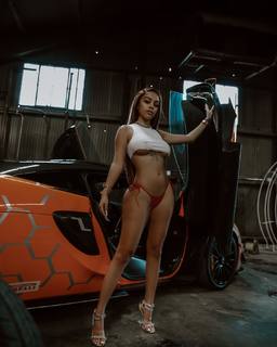 Malu Trevejo feet photo thumbnail