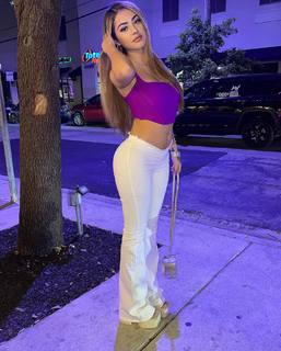 Malu Trevejo feet photo thumbnail