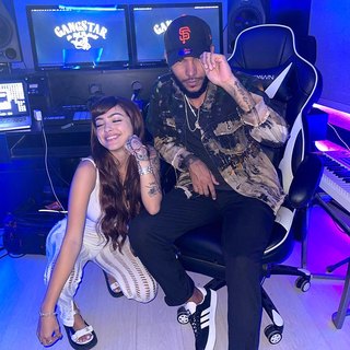 Malu Trevejo feet photo thumbnail