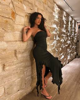 Malu Trevejo feet photo thumbnail