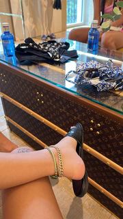 Malu Trevejo feet photo thumbnail