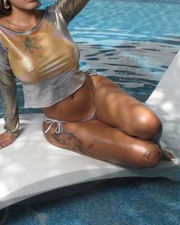 Malu Trevejo feet photo thumbnail