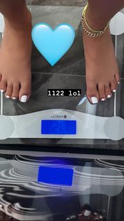 Malu Trevejo feet photo thumbnail