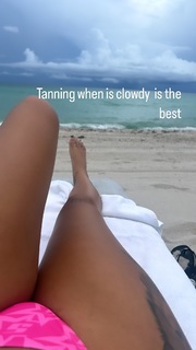 Malu Trevejo feet photo thumbnail